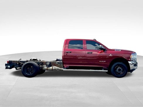 Used 2022 RAM 3500 Tradesman w/ Chrome Appearance Group AWD/4WD image 8