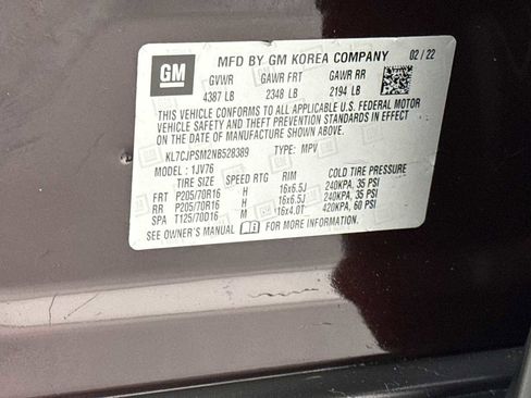 Used 2022 Chevrolet Trax LT w/ LT Convenience Package image 11