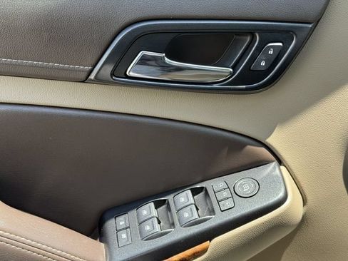 Used 2020 Chevrolet Tahoe Premier w/ Premier 6.2L Value Package AWD/4WD image 26