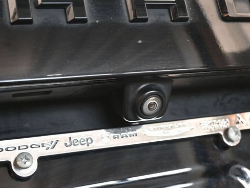 Used 2022 Chevrolet Tahoe Z71 w/ Luxury Package AWD/4WD image 45