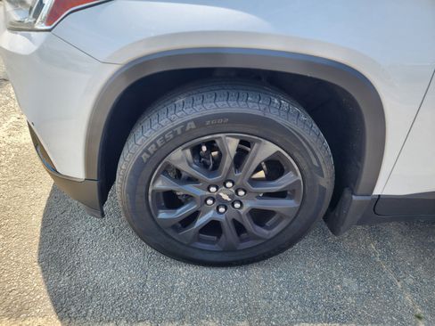 Used 2021 Chevrolet Traverse RS image 5