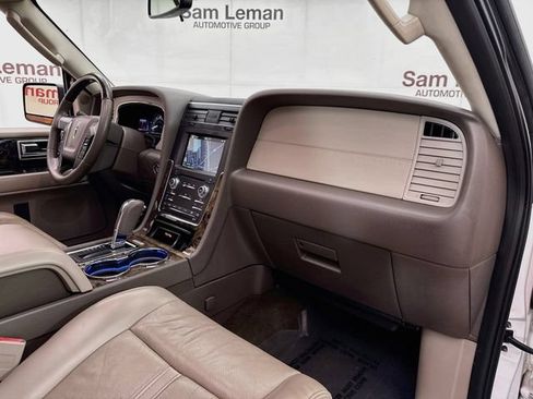 Used 2017 Lincoln Navigator L Select RWD image 33