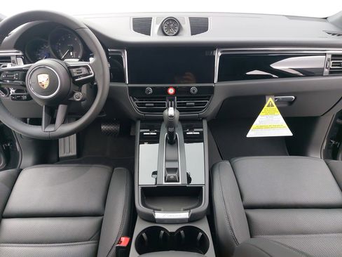 New 2026 Porsche Macan image 11