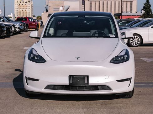 Used 2022 Tesla Model Y Performance AWD/4WD image 2
