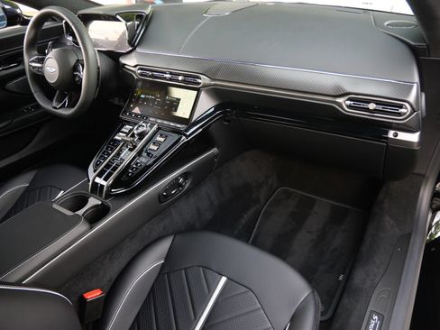 Used 2026 Aston Martin V8 Vantage S RWD image 24