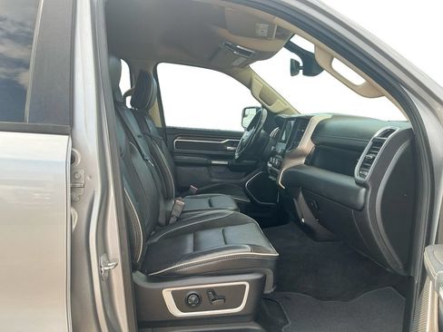 Used 2019 RAM 1500 Laramie AWD/4WD image 22
