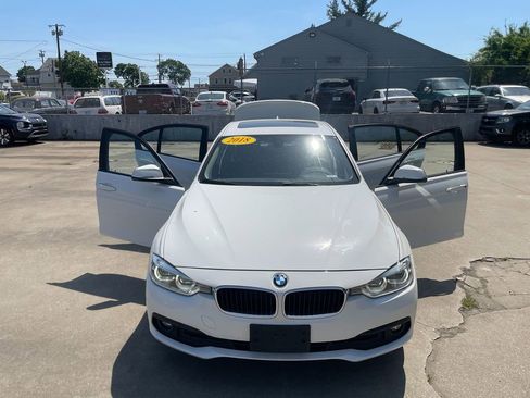 Used 2018 BMW 320i xDrive Sedan AWD/4WD image 30