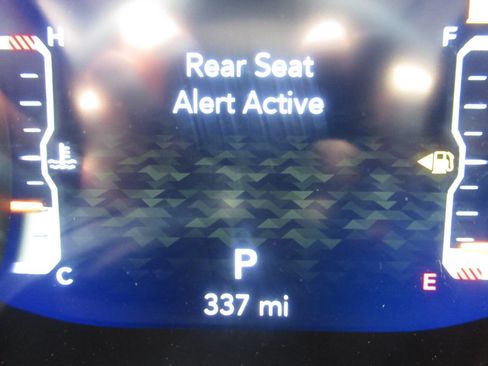 Used 2025 Jeep Wrangler Unlimited Sahara w/ Dual Top Group AWD/4WD image 21