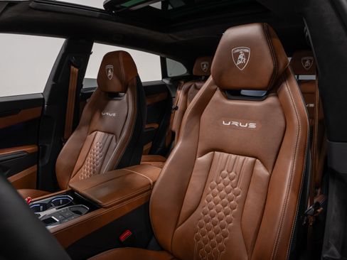 Used 2023 Lamborghini Urus S AWD/4WD image 34