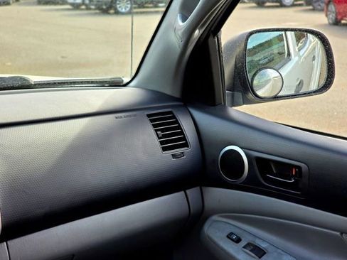 Used 2005 Toyota Tacoma 4x4 Double Cab image 23