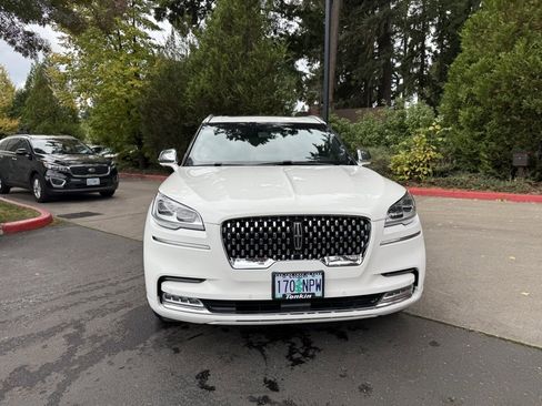 Used 2022 Lincoln Aviator Black Label w/ Dynamic Handling Package image 2