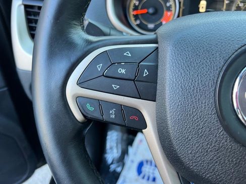 Used 2015 Jeep Cherokee Latitude w/ Cold Weather Group image 23