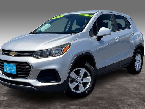 Used 2017 Chevrolet Trax LS w/ Fleet Convenience Package AWD/4WD image 1