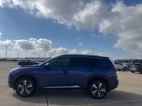 Certified 2023 Nissan Rogue Platinum w/ Platinum Premium Package FWD image 13