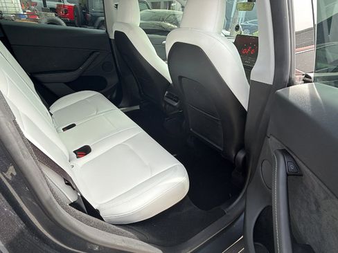 Used 2024 Tesla Model Y Long Range image 21
