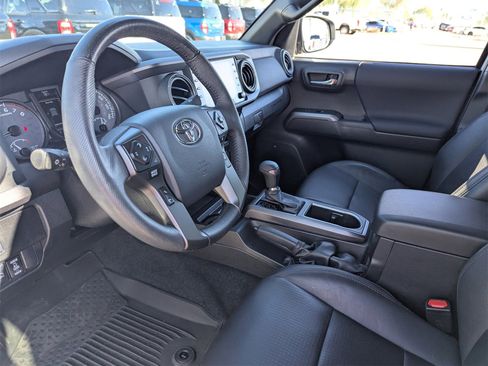 Used 2023 Toyota Tacoma TRD Off-Road image 16