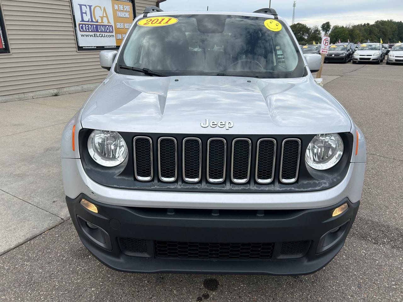 Used 2017 Jeep Renegade Latitude w/ Cold Weather Group AWD/4WD image 2