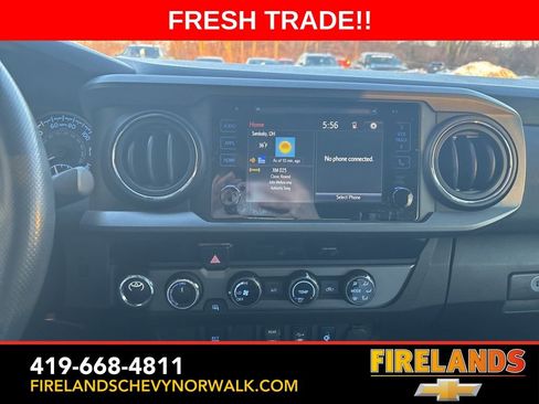 Used 2018 Toyota Tacoma TRD Sport image 19