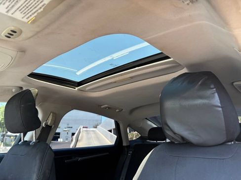 Used 2016 Ford Fusion SE FWD image 8