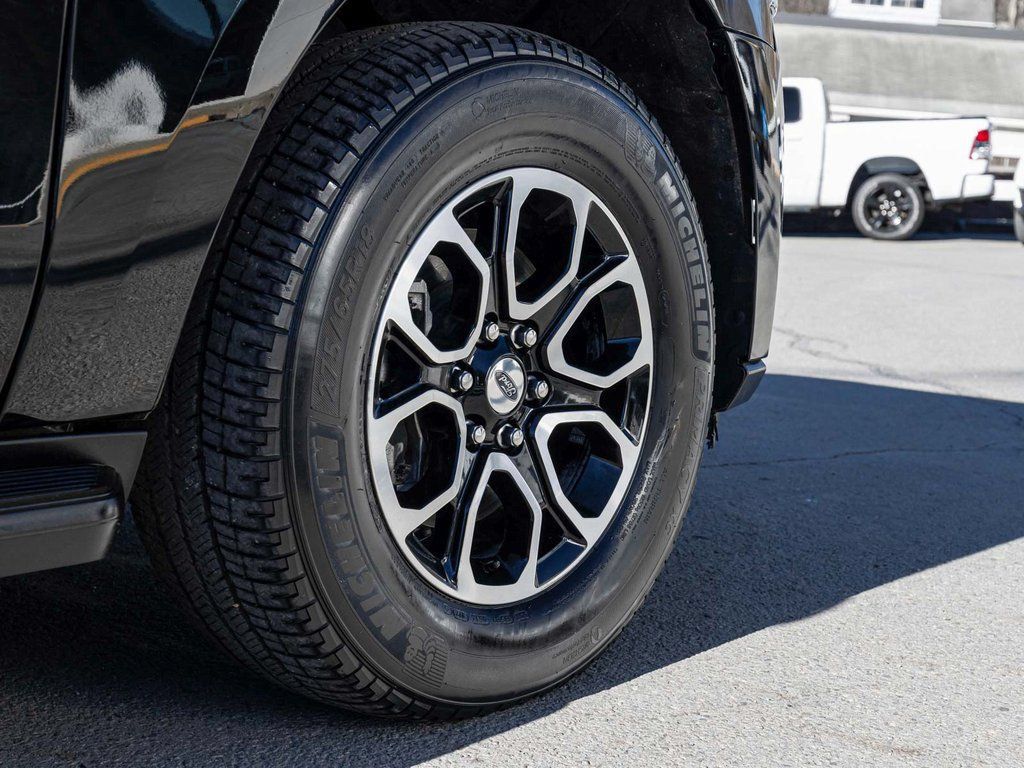 Used 2024 Ford Expedition XLT AWD/4WD image 4