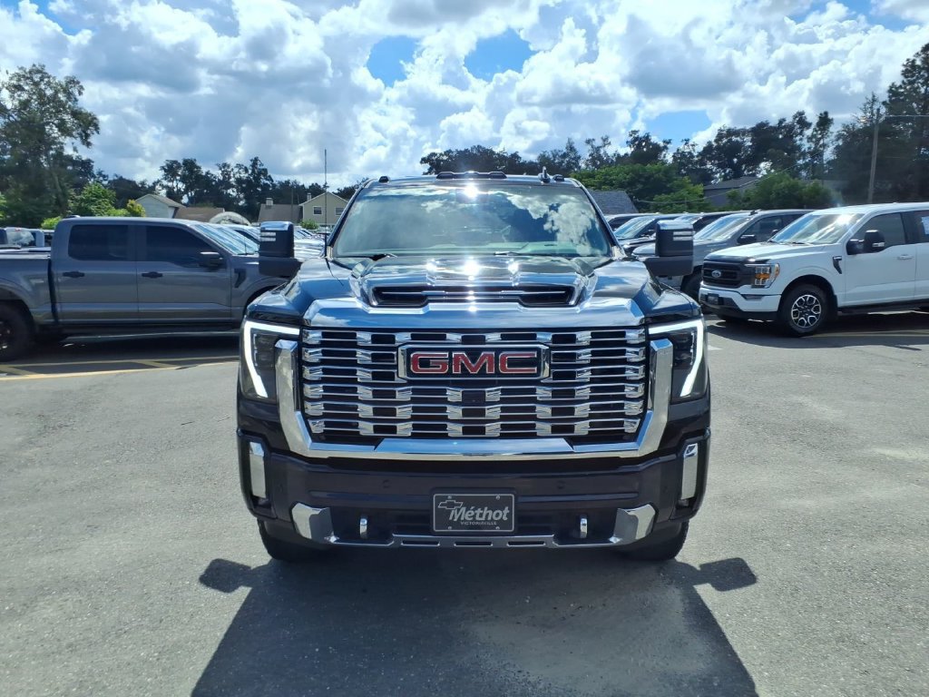 Used 2025 GMC Sierra 2500 Denali w/ Max Trailering Package AWD/4WD image 2