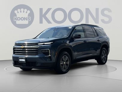 Used 2025 Chevrolet Traverse LT