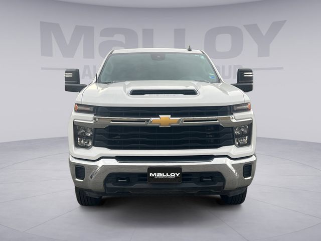 Used 2024 Chevrolet Silverado 2500 LT AWD/4WD image 8