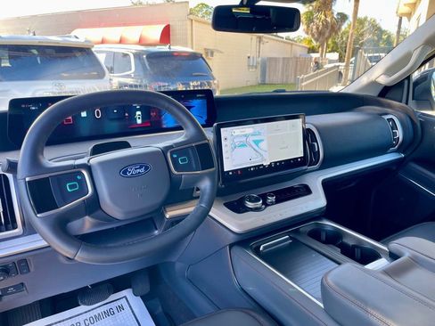 Used 2025 Ford Expedition Max Active image 14