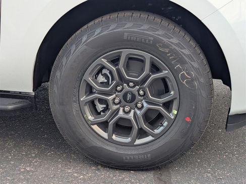 New 2025 Ford Expedition Active image 34