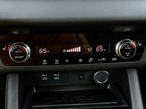 New 2025 Mitsubishi Outlander SE image 23