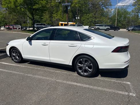 Used 2023 Honda Accord EX image 19
