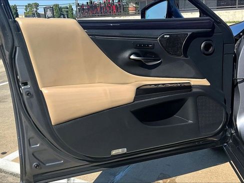 Used 2019 Lexus ES 350 w/ Premium Package image 23