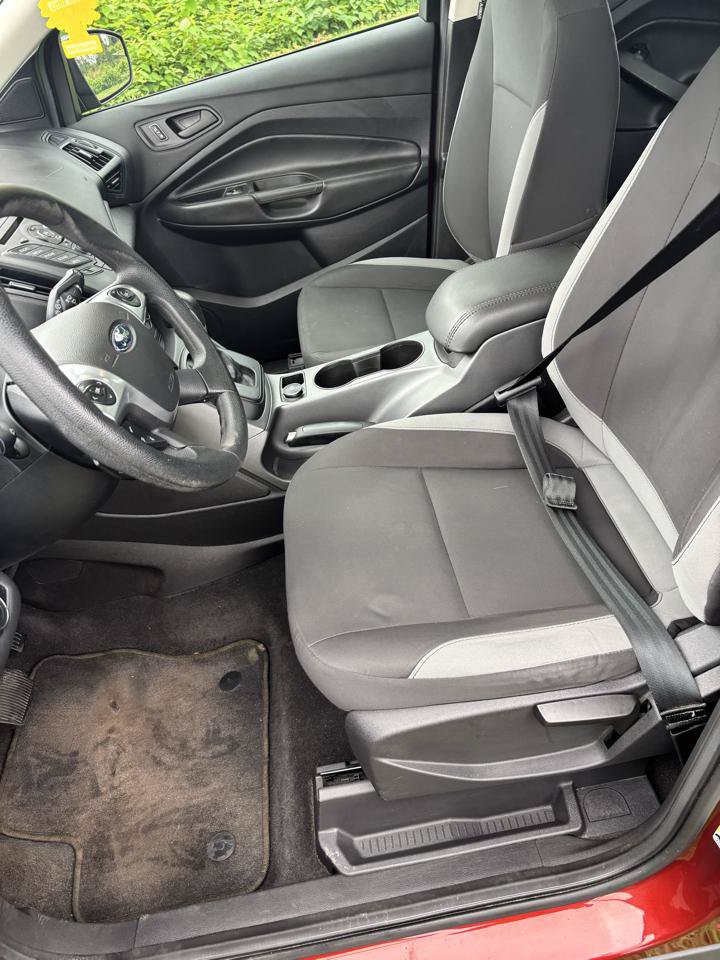 Used 2014 Ford Escape S FWD image 18