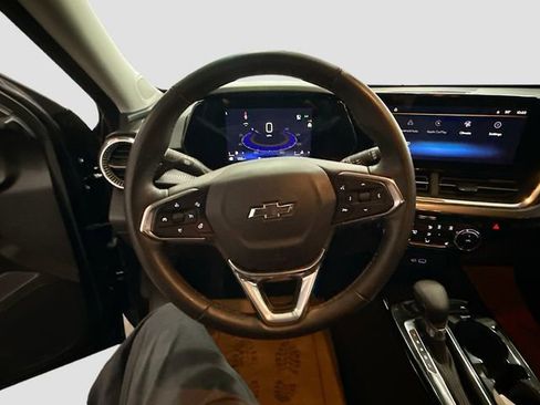 Used 2024 Chevrolet Trax ACTIV w/ Sunroof Package image 12