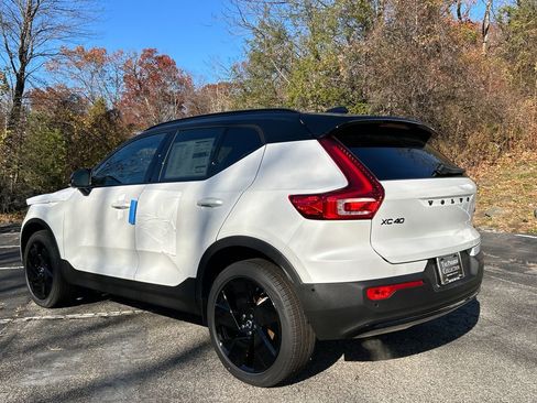 New 2026 Volvo XC40 B5 Ultra w/ Climate Package AWD/4WD image 4