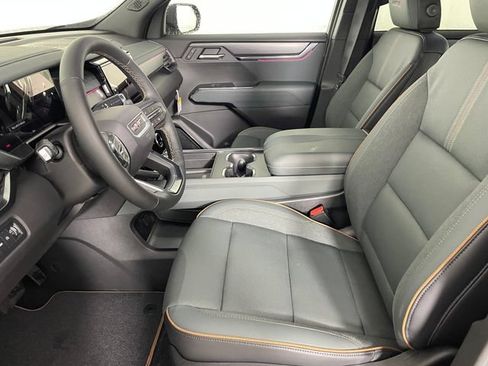 New 2026 GMC Acadia AT4 w/ Luxury Package AWD/4WD image 2