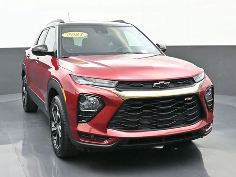 Used 2021 Chevrolet TrailBlazer RS w/ Sun and Liftgate Package image 8