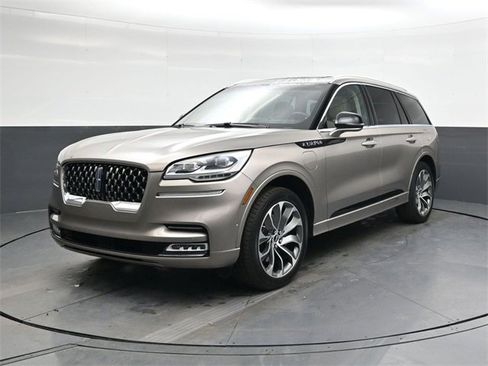 Used 2021 Lincoln Aviator Grand Touring w/ Equipment Group 301A image 8