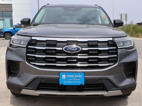 New 2026 Ford Explorer Active image 7