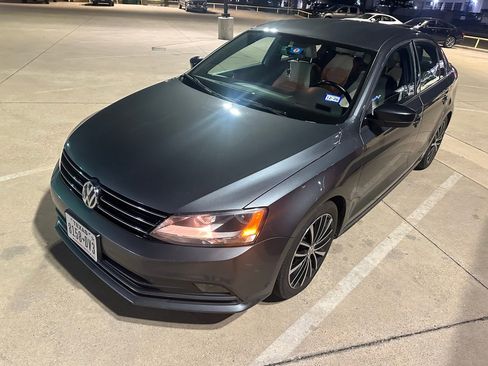 Used 2016 Volkswagen Jetta Sport image 8