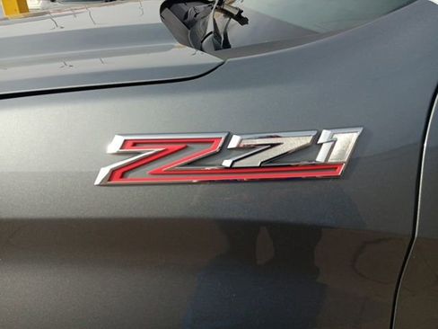 Used 2022 Chevrolet Silverado 1500 LT w/ Z71 Off-Road Package image 38