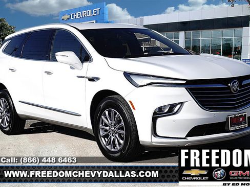 Used 2023 Buick Enclave Essence image 1