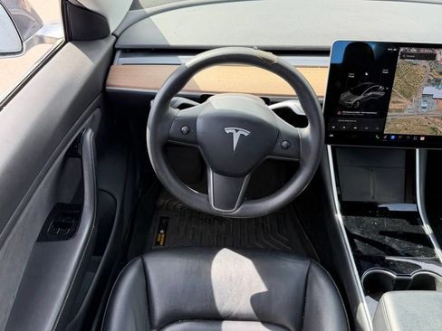 Used 2020 Tesla Model 3 Standard Range Plus RWD image 7