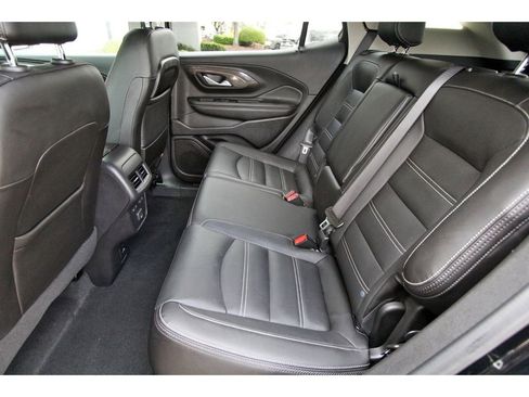 Used 2024 GMC Terrain Denali w/ Denali Premium Package image 7