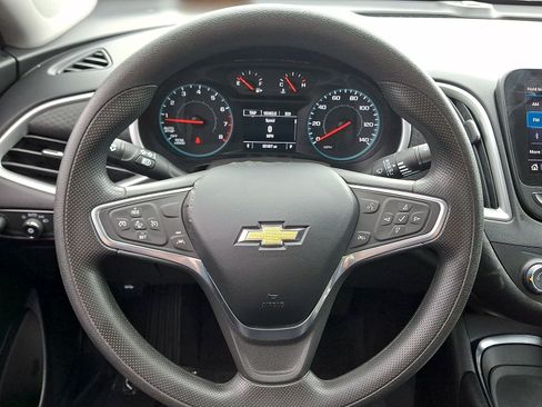 Used 2022 Chevrolet Malibu LS w/ Driver Confidence Package II FWD image 16