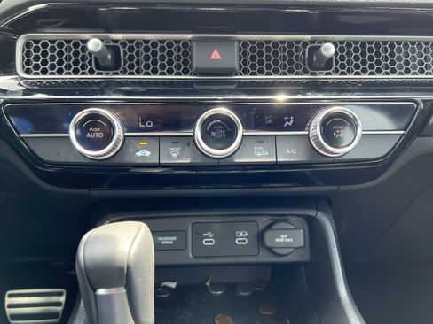 Used 2025 Honda Civic Sport image 30