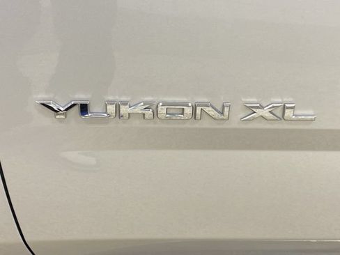 Used 2015 GMC Yukon XL SLE AWD/4WD image 29