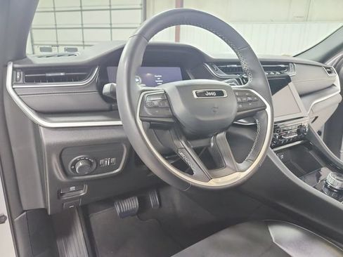 Used 2023 Jeep Grand Cherokee L Laredo RWD image 19