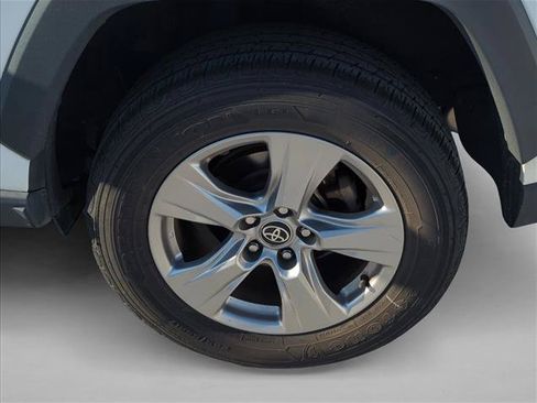 Certified 2022 Toyota RAV4 XLE w/ Convenience Package FWD image 7