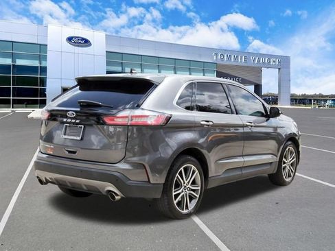 Used 2021 Ford Edge Titanium w/ Equipment Group 301A FWD image 4